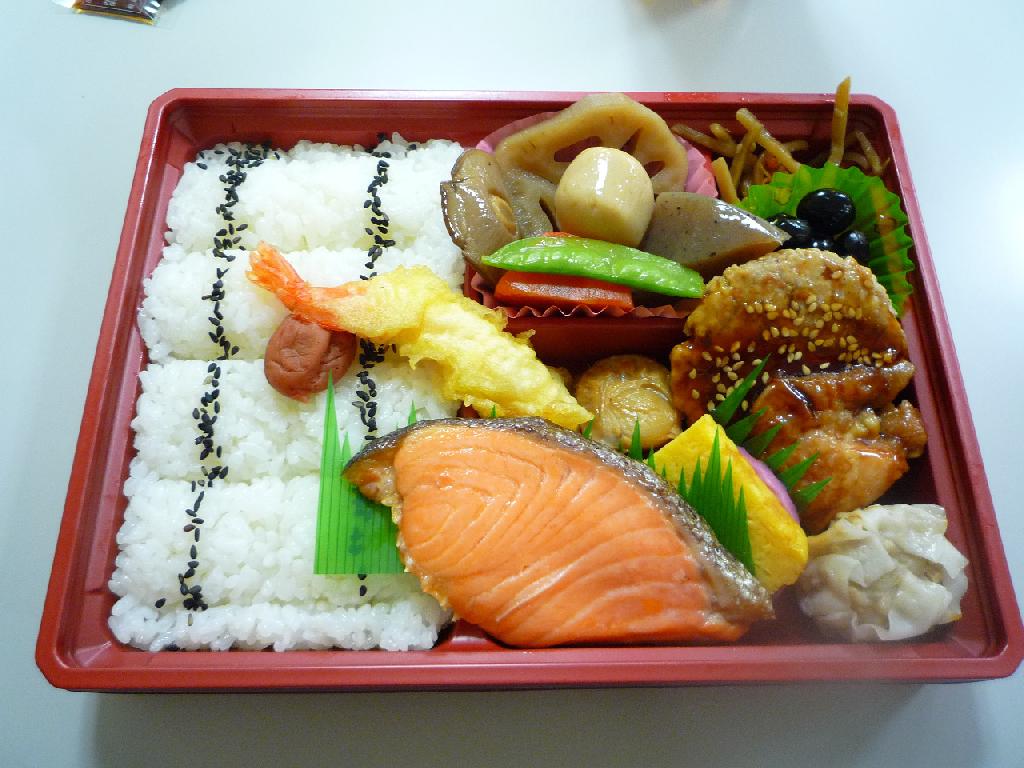 10 Meals You Can Buy At Convenience Stores in Japan | tsunagu Japan
